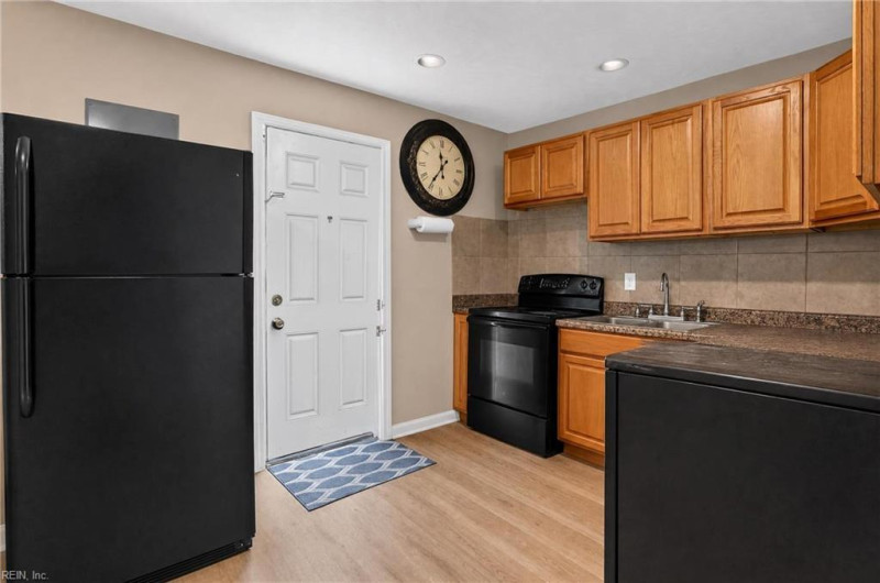 Photo 14 of 32 residential for sale in Newport News virginia