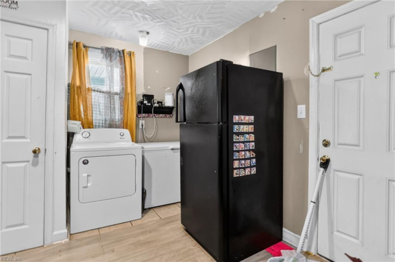 Photo 15 of 32 residential for sale in Newport News virginia