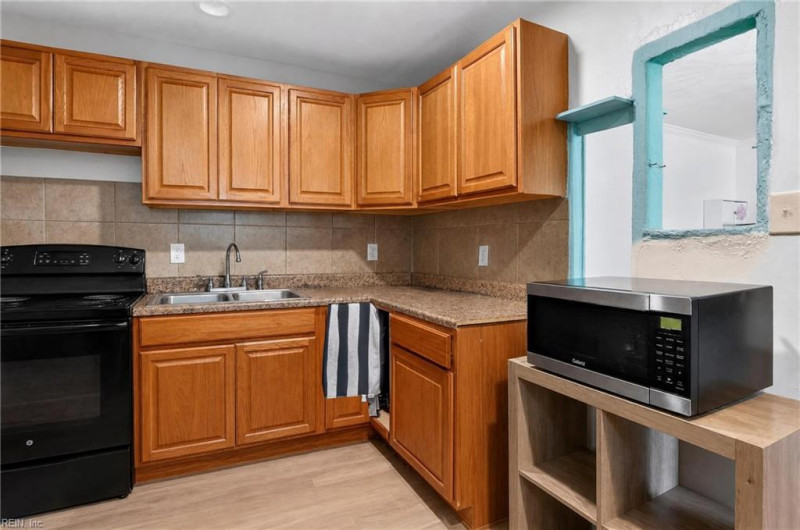 Photo 16 of 32 residential for sale in Newport News virginia