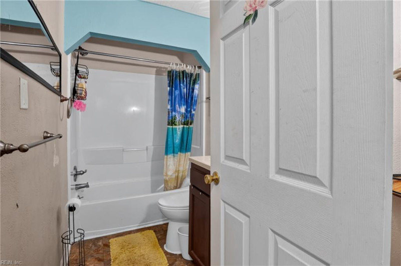 Photo 18 of 32 residential for sale in Newport News virginia