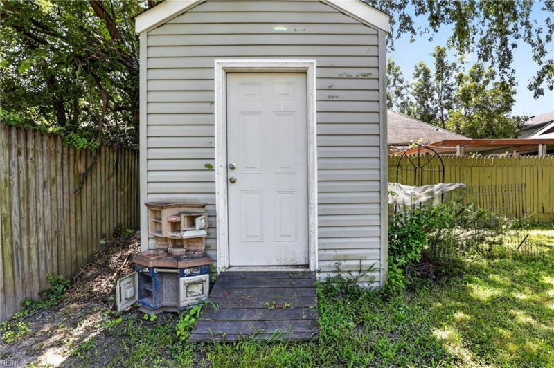 Photo 28 of 32 residential for sale in Newport News virginia