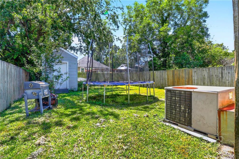 Photo 29 of 32 residential for sale in Newport News virginia