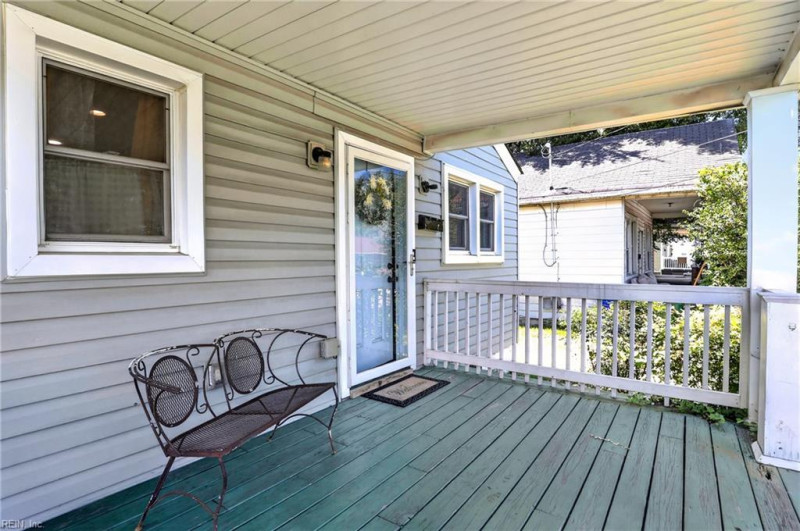 Photo 7 of 32 residential for sale in Newport News virginia