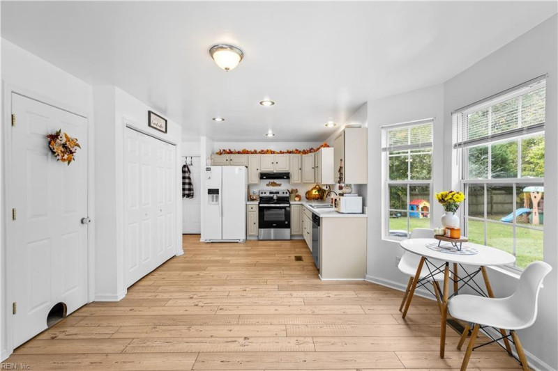 Photo 15 of 46 residential for sale in Hampton virginia