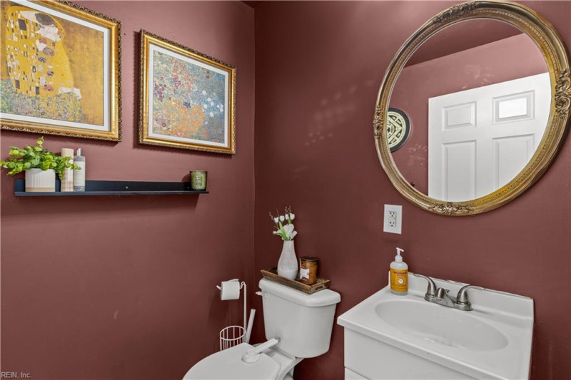 Photo 34 of 46 residential for sale in Hampton virginia