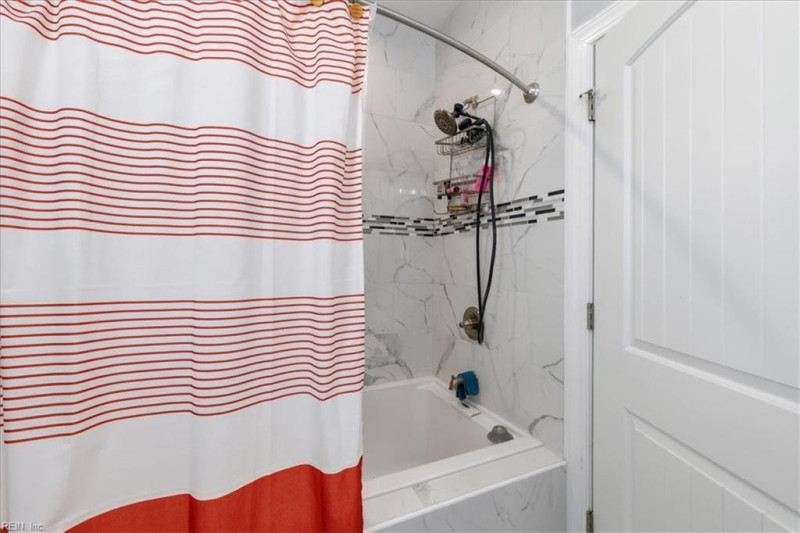 Photo 19 of 38 residential for sale in Hampton virginia
