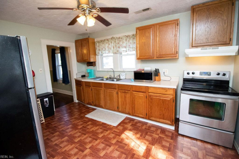 Photo 13 of 19 residential for sale in Norfolk virginia