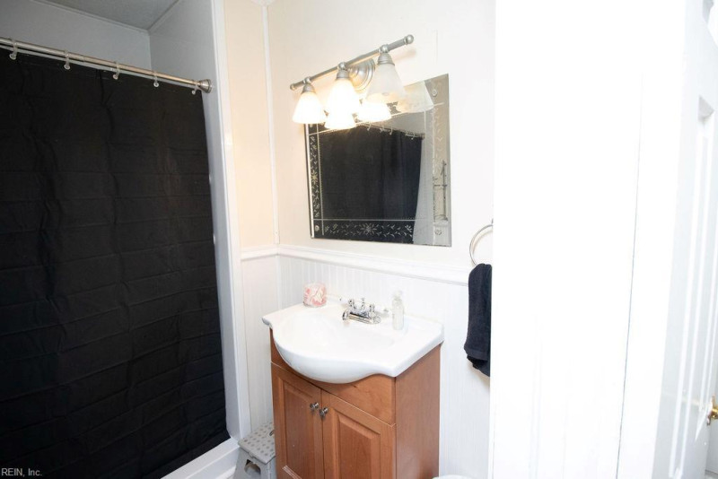 Photo 8 of 19 residential for sale in Norfolk virginia