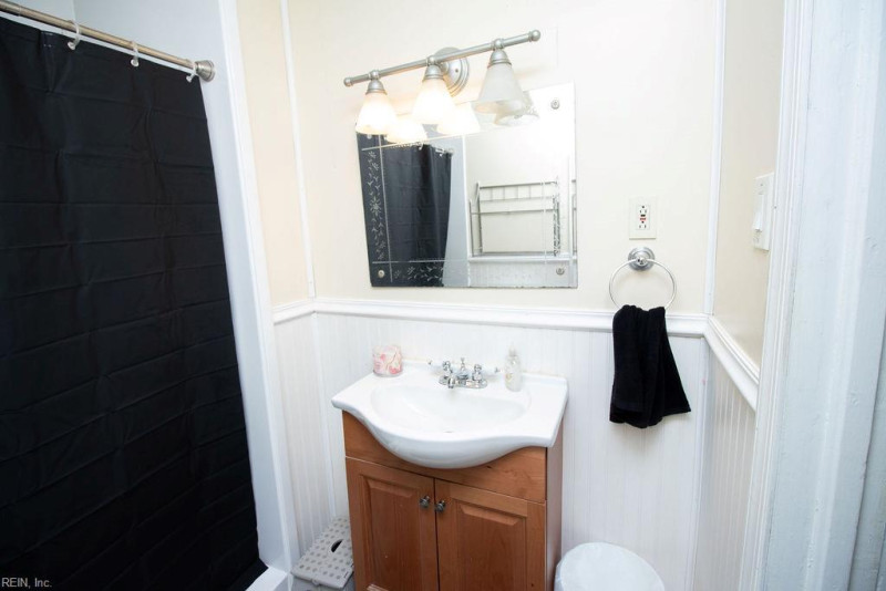 Photo 9 of 19 residential for sale in Norfolk virginia