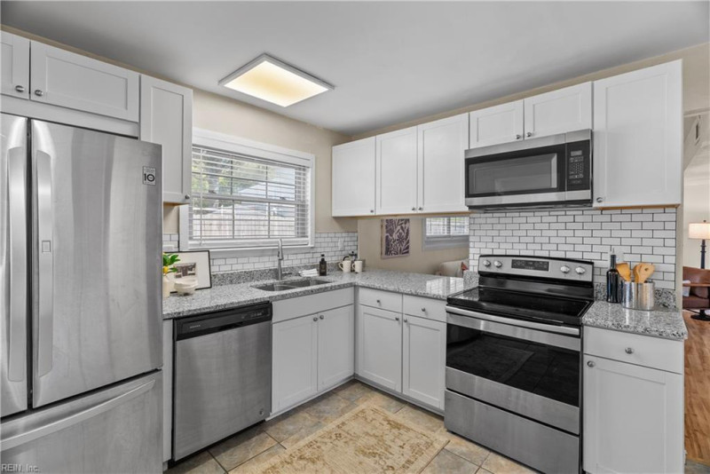Photo 10 of 32 residential for sale in Virginia Beach virginia