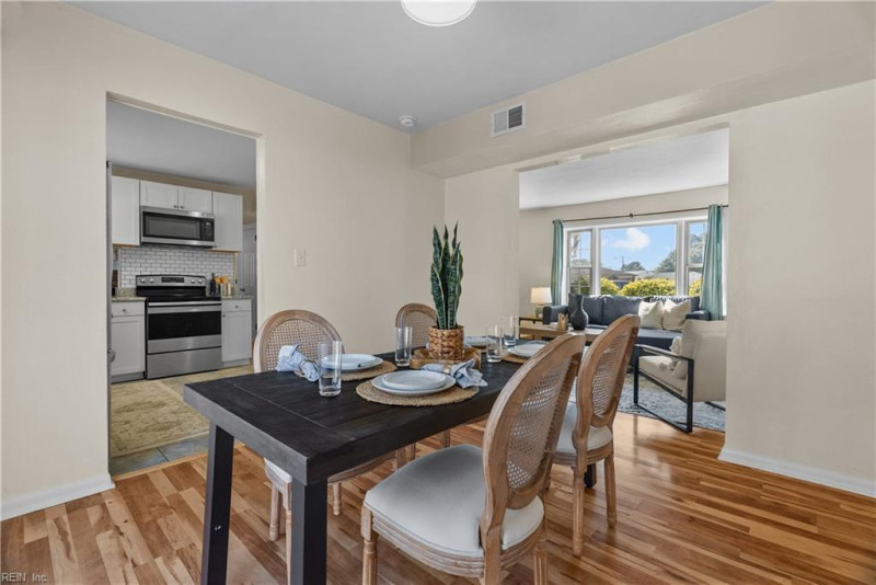 Photo 14 of 32 residential for sale in Virginia Beach virginia