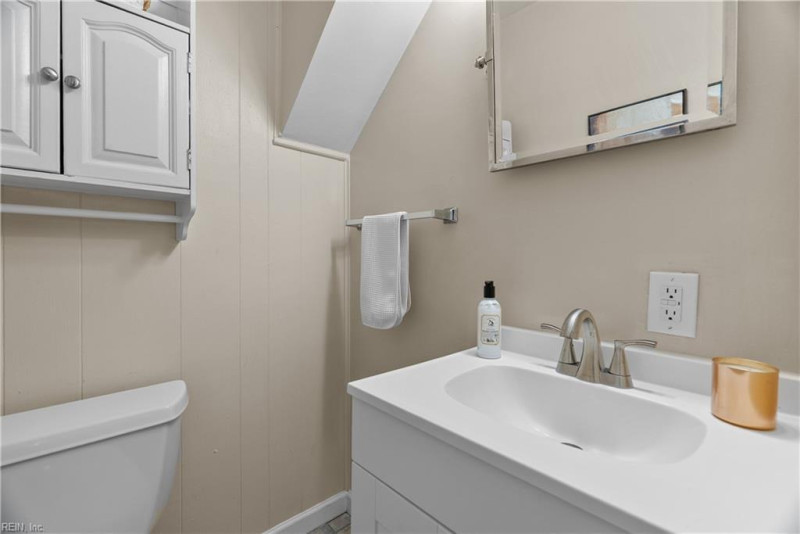 Photo 17 of 32 residential for sale in Virginia Beach virginia