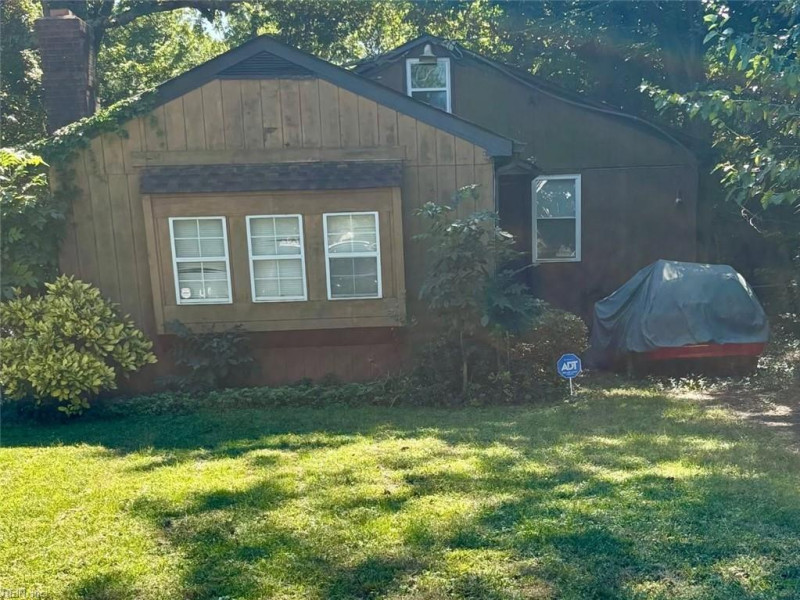 Photo 2 of 10 residential for sale in Portsmouth virginia