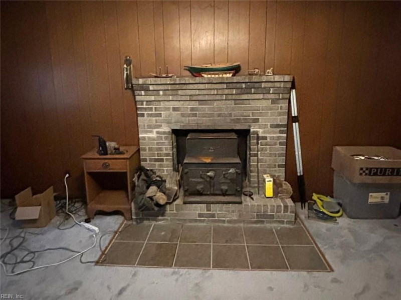 Photo 5 of 10 residential for sale in Portsmouth virginia