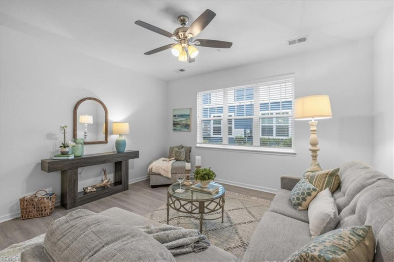 Photo 12 of 32 residential for sale in Virginia Beach virginia