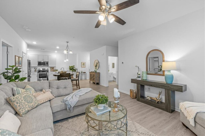 Photo 13 of 32 residential for sale in Virginia Beach virginia