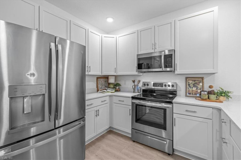 Photo 5 of 32 residential for sale in Virginia Beach virginia