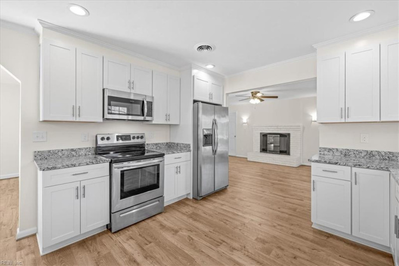 Photo 11 of 41 residential for sale in Virginia Beach virginia