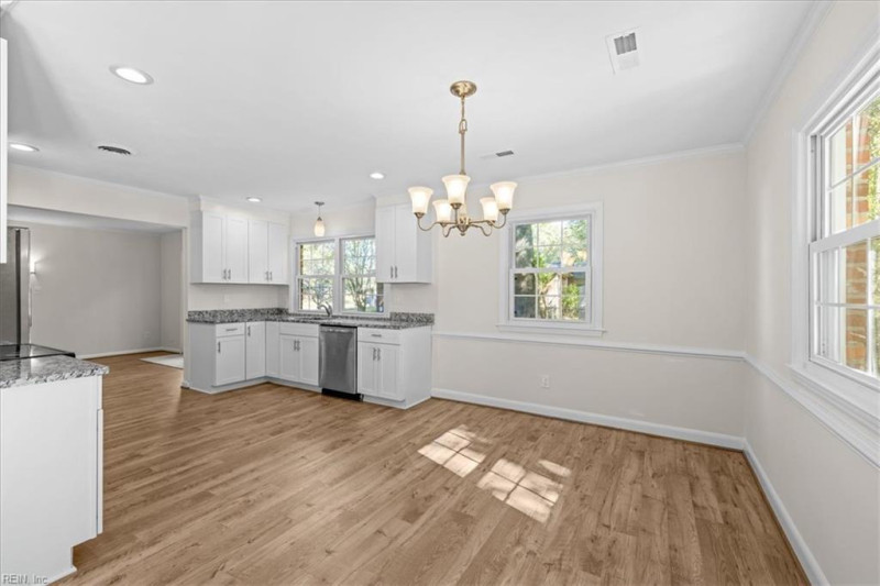 Photo 14 of 41 residential for sale in Virginia Beach virginia