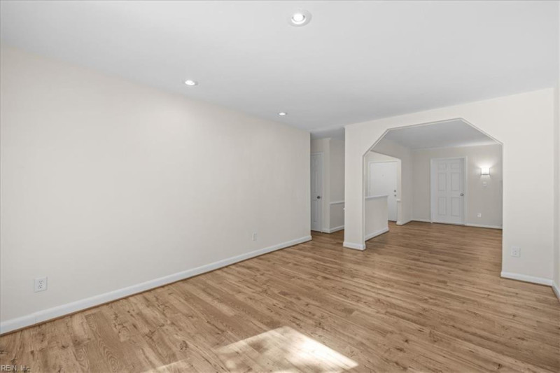 Photo 17 of 41 residential for sale in Virginia Beach virginia