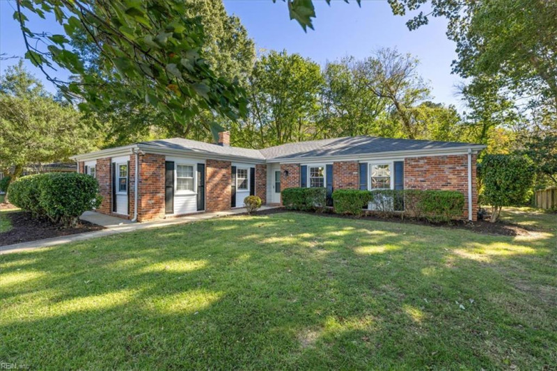 Photo 3 of 41 residential for sale in Virginia Beach virginia