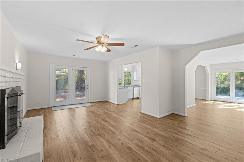 Photo 5 of 41 residential for sale in Virginia Beach virginia