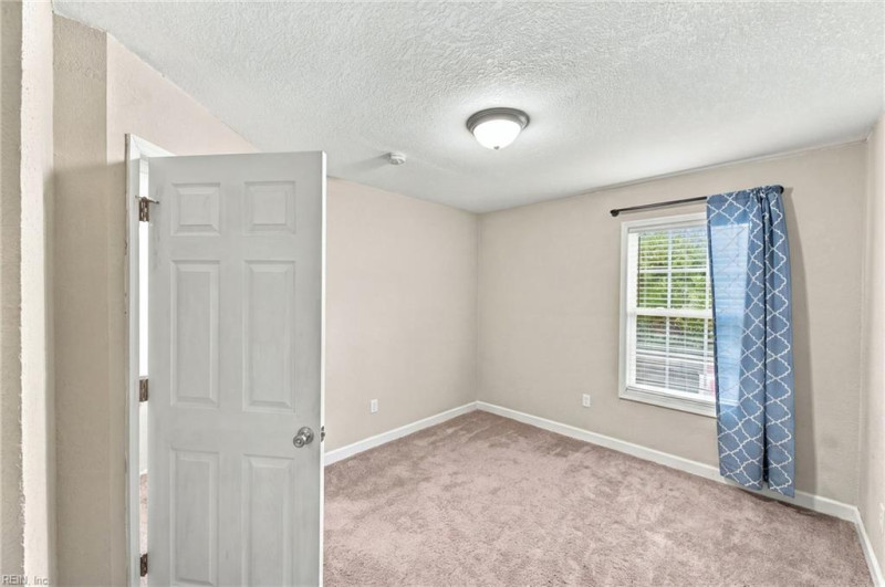 Photo 17 of 35 residential for sale in Newport News virginia