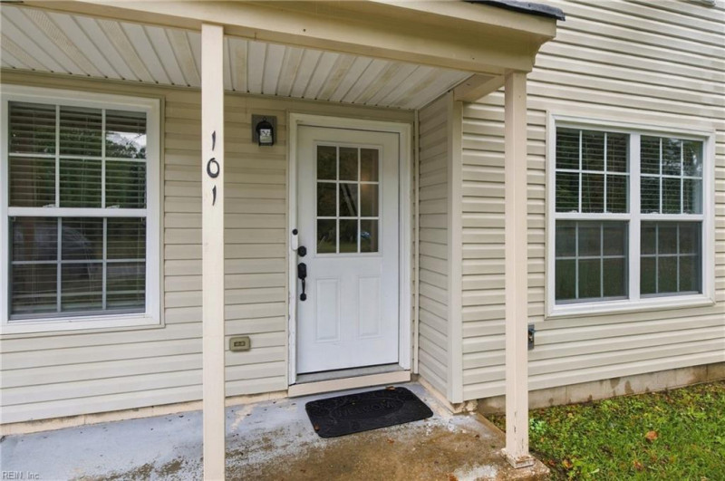 Photo 3 of 35 residential for sale in Newport News virginia