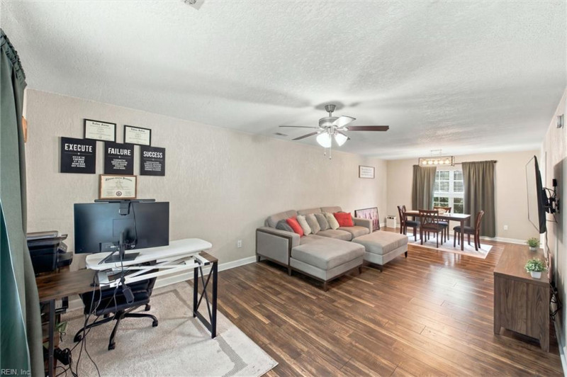 Photo 4 of 35 residential for sale in Newport News virginia