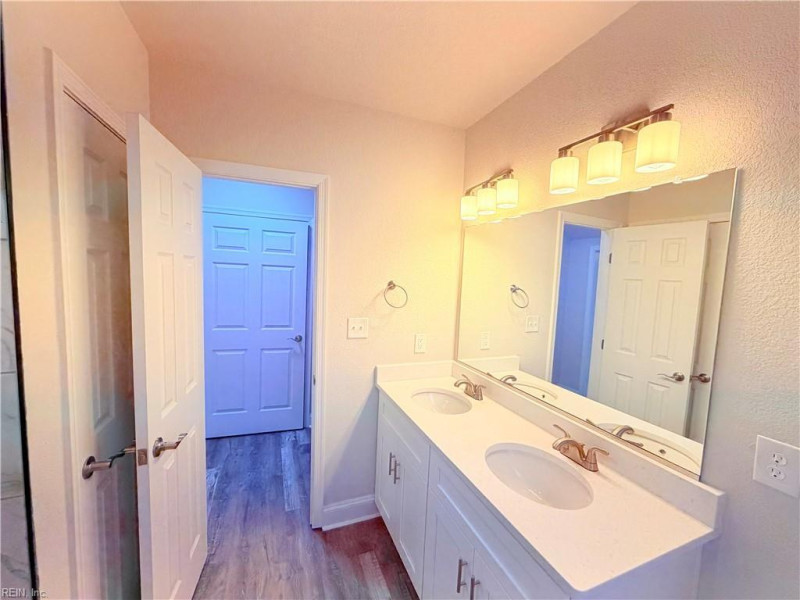 Photo 10 of 15 residential for sale in Portsmouth virginia