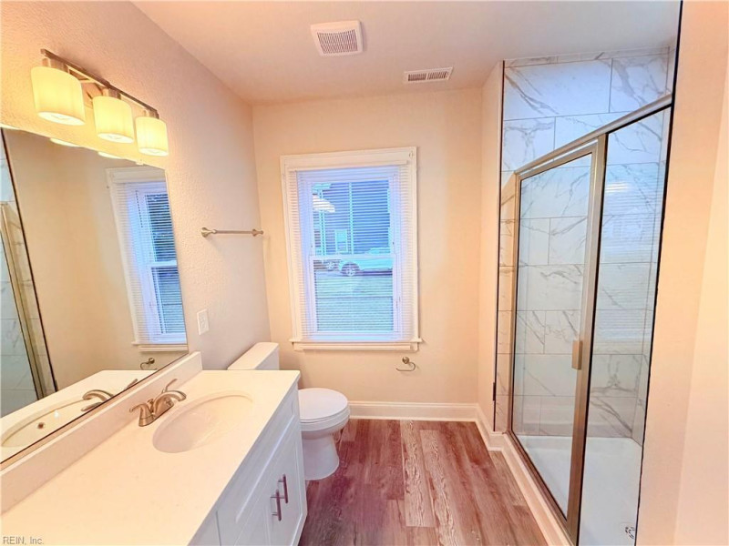 Photo 12 of 15 residential for sale in Portsmouth virginia