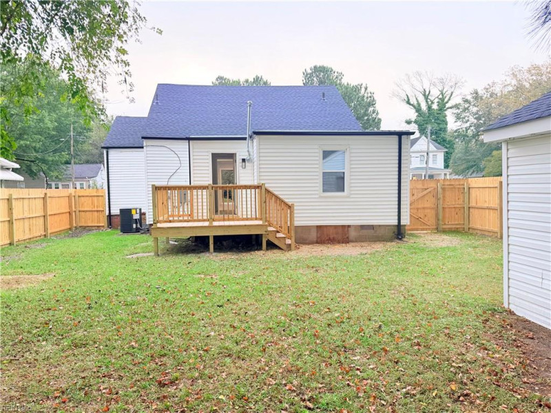 Photo 13 of 15 residential for sale in Portsmouth virginia