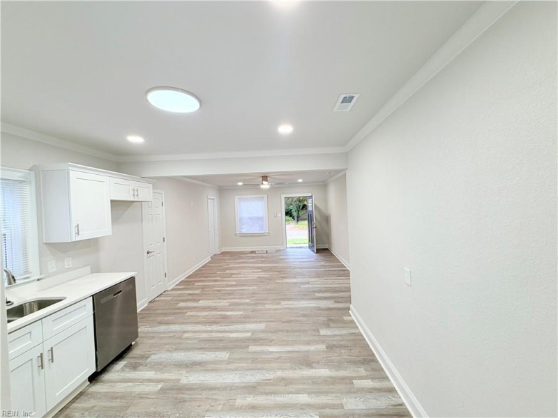 Photo 4 of 15 residential for sale in Portsmouth virginia