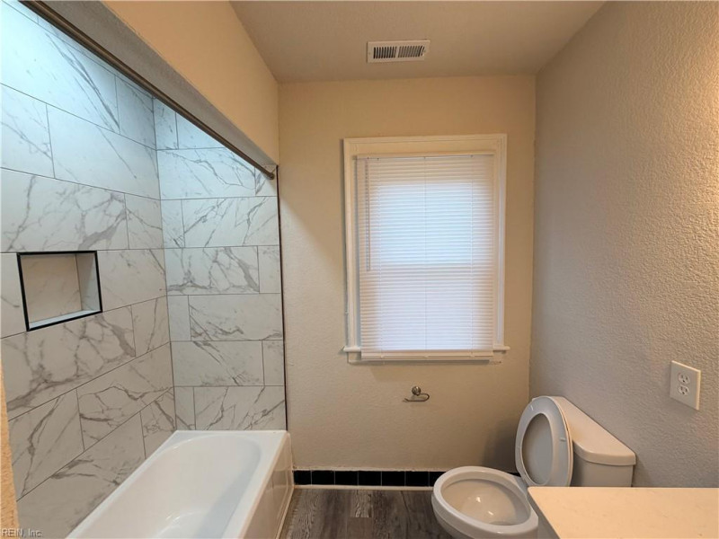 Photo 8 of 15 residential for sale in Portsmouth virginia