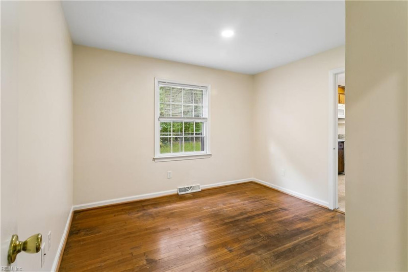 Photo 12 of 29 residential for sale in Hampton virginia