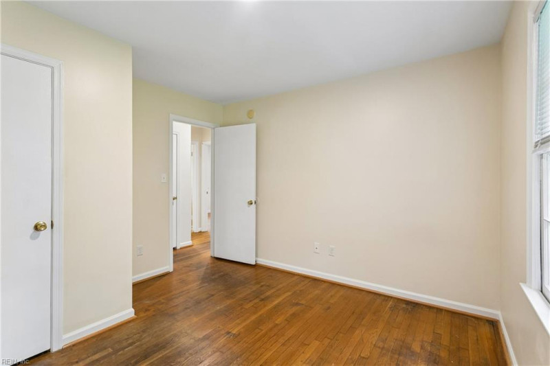 Photo 13 of 29 residential for sale in Hampton virginia