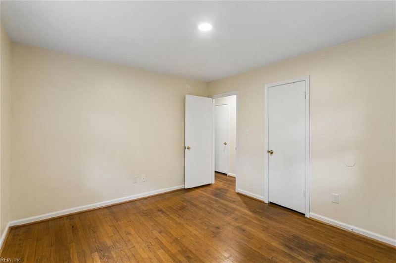 Photo 15 of 29 residential for sale in Hampton virginia
