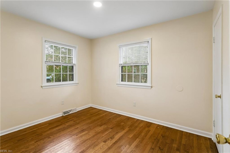 Photo 16 of 29 residential for sale in Hampton virginia