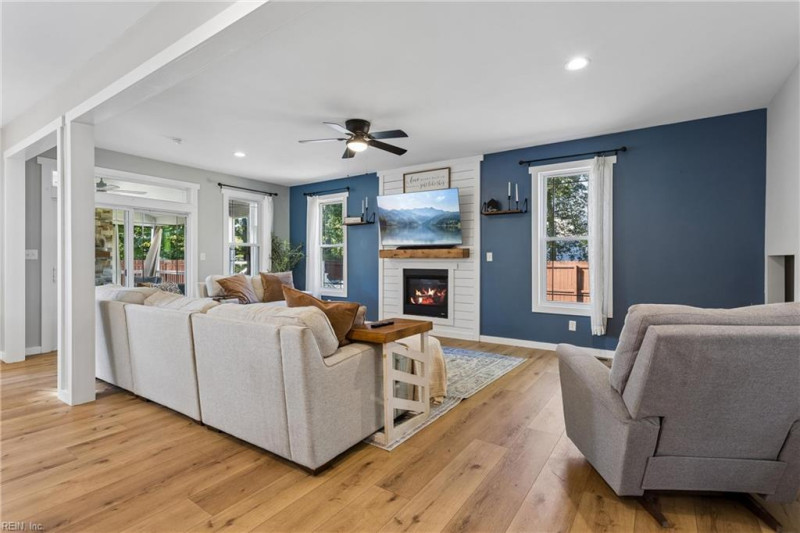 Photo 18 of 50 residential for sale in Poquoson virginia