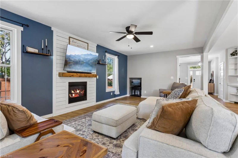 Photo 19 of 50 residential for sale in Poquoson virginia