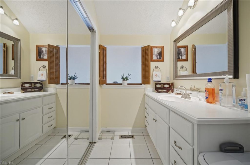 Photo 16 of 25 residential for sale in Virginia Beach virginia