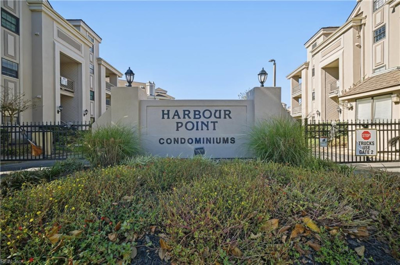 Photo 18 of 25 residential for sale in Virginia Beach virginia