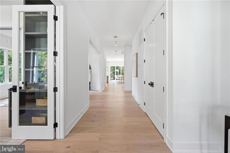 Photo 7 of 16 residential for sale in Virginia Beach virginia