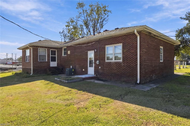 Photo 25 of 34 residential for sale in Norfolk virginia