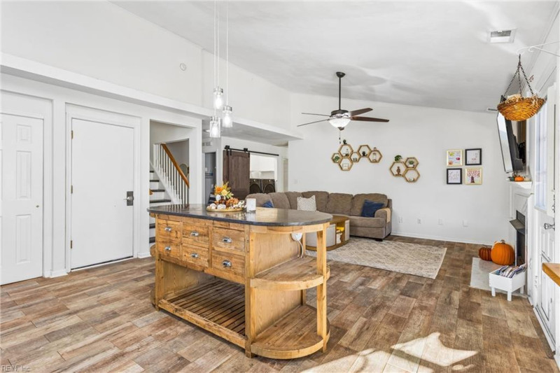 Photo 18 of 38 residential for sale in Chesapeake virginia