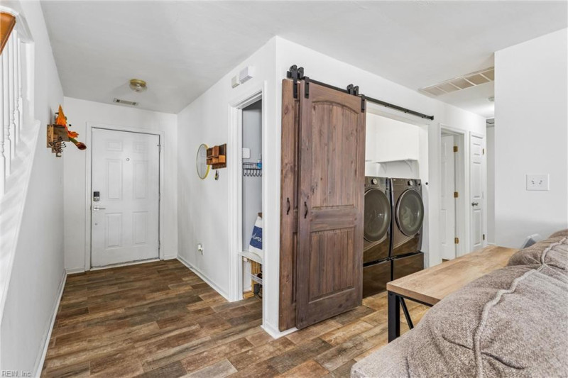 Photo 19 of 38 residential for sale in Chesapeake virginia