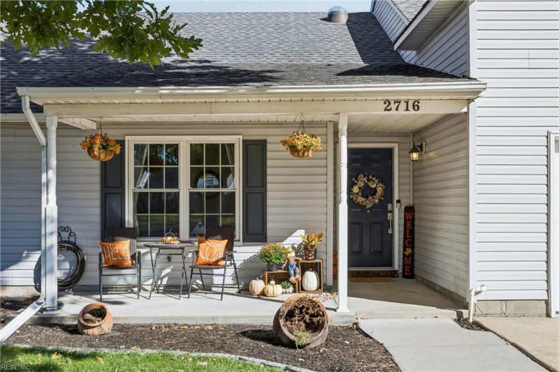 Photo 7 of 38 residential for sale in Chesapeake virginia