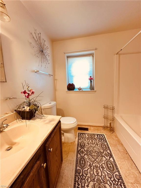 Photo 12 of 15 residential for sale in Chesapeake virginia