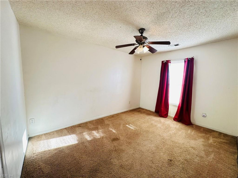 Photo 13 of 15 residential for sale in Chesapeake virginia