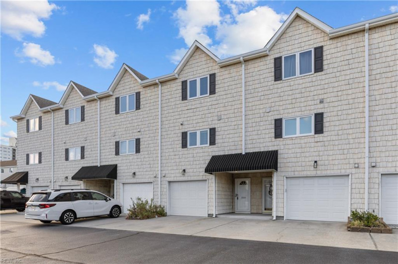 Photo 2 of 38 residential for sale in Virginia Beach virginia